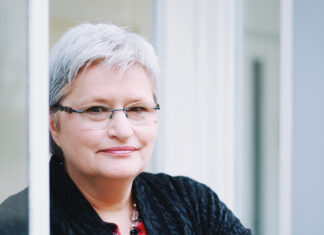 Vom schlappen Handyakku bis zum „Streiflicht“: Spitznamen-Buch hält Duo Fuchs auf Trab. Monika Fuchs, Verlegerin.