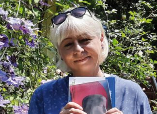 Zum Plausch raus aufs Land: MDR-Kultur-Bücherwagen macht beim Mirabilis Verlag Station. Barbara Miklaw, Mirabilis Verlag