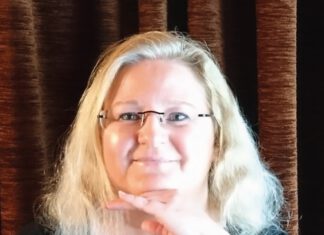 Verlegerin mit Faible für Lost Places: Schauergeschichten beleuchten verlassene Orte. Bettina Ickelsheimer-Förster, Shadodex