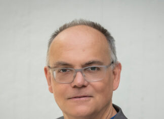 Sagen Sie mal, Stephan Ozsváth: Was ist ein Tschuschenaquarium? Stephan Ozsváth, Autor. (Foto: Oliver Ziebe)