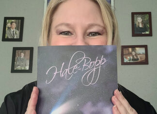 569 Tage lang: Als Komet Hale-Bopp die Welt magisch in seinen Bann zog. Bettina Ickelsheimer-Förster, Verlegerin und Herausgeberin.