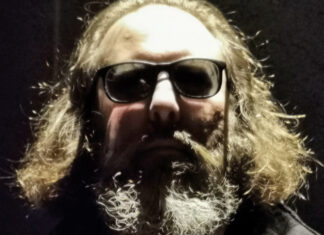 Ein Geschenk zum 70.: Nina-Hagen-Gitarrist Potsch Potschka fliegt im Jubeljahr „das Blech weg“. Björn Bedey, Verleger und Musikfan.