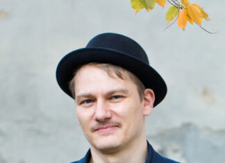 Kafka lässt grüßen: Roman Israel gibt Nachwuchs-Autoren Tipps auf dem Weg zum C-Promi. Roman Israel. Foto: Gert Mothes