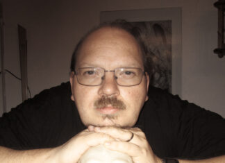 Videokamera statt Esstisch: Phantastik-Verleger Torsten Low lädt zur Erker-Con. Torsten Low