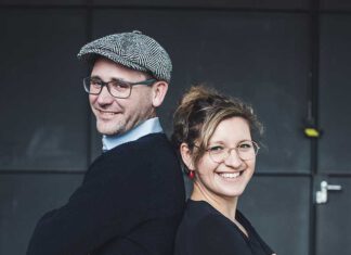 Berufswunsch: Astronaut. Warum Martin Grolms seine Kinderbuch-Heldin Pinipa ins Weltall schickt. Annika Kuhn, Illustratorin und Verlegerin, und Martin Grolms, Autor. Foto: Laura Thomas