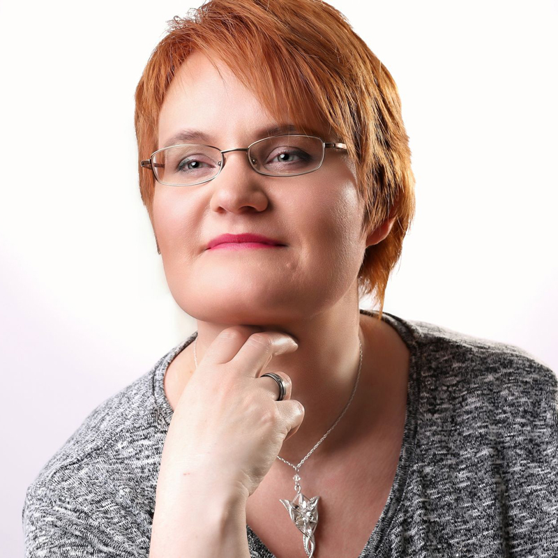 Tanja Kummer, Autorin und Herausgeberin