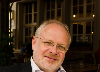 Aus dem Herd ins Buch: Thomas Michael Glaw kocht kreative Krimi-Kost. Thomas Michael Glaw, Autor und Verleger (mediathoughts Verlag)