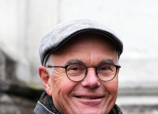 Sagen sie mal, Bernhard Hagemann: Wie halten Sie es während der Passionsspiele in Oberammergau aus? Bernhard Hagemann, Autor.