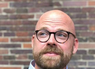 Flotte Erleuchtung: Wie Bayern-1-Moderatorin Ulla Müller Bücher und Bier vereint. Philipp S. Holstein, Autor.