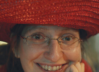 Freude bis zum Mond und zurück: Sabrina Železnýs „Kondorkinder“ gewinnt Phantastikpreis der Stadt Wetzlar. Sabrina Železný, Autorin.