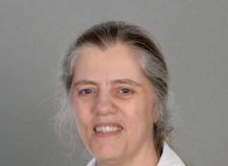 Nach 30 Jahren Städtepartnerschaft: Ein Kätzchen miaut ab sofort auch auf Französisch zur guten Nacht. Charlotte Erpenbeck, Verlegerin, Machandel Verlag.