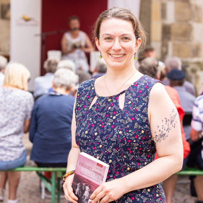 Julia Gilfert, Autorin. (Foto: Daniel Bahrmann)