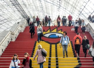Leipziger Buchmesse 2023: Wie Messe-Chef Oliver Zille Verlage, Händler und Gäste locken möchte. Blick zurück: Leipziger Buchmesse.