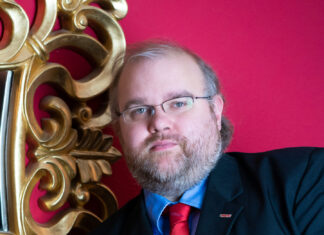 Lektüre für die Geisterstunde: „Kabinett der Phantasten“ knackt magische Grenze. Jens Bolm, Verleger, JMB Verlag