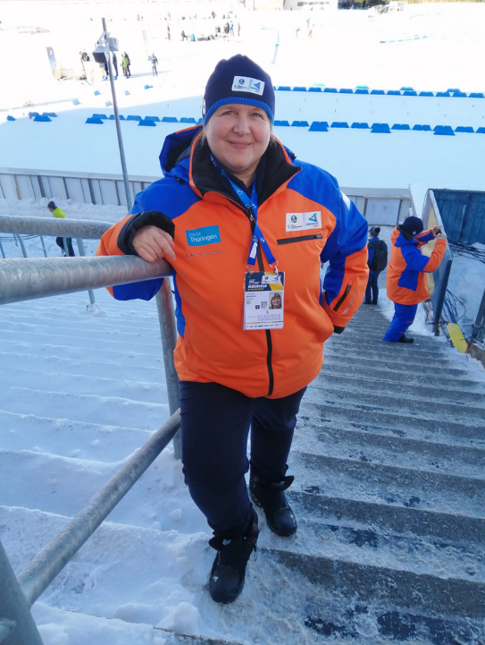 Immer im Einsatz: Verlegerin Jeannette Bauroth in Oberhof bei der Biathlon-WM. (Foto: privat)