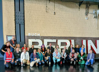 Gemeinsam mehr schaffen: So funktioniert das Schöne-Bücher-Netzwerk. Verlagstreffen auf der Buch Berlin: Ein Teil der Mitstreiter des Schöne-Bücher-Netzkwerkes