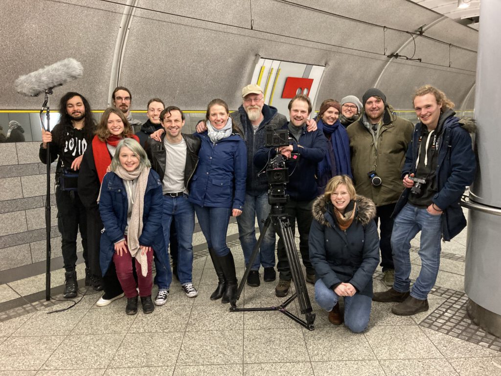 Das Filmteam von "Die erste Bahn" hat die letzte Klappe geschlagen.