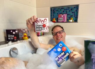 Pack die Badehose ein: Warum ein MDR-Reporter zum Lesen im Erzgebirge ins Schwimmbecken steigt. MDR-Reporter Mario Unger-Reißmann. (Foto: Martin Reißmann)