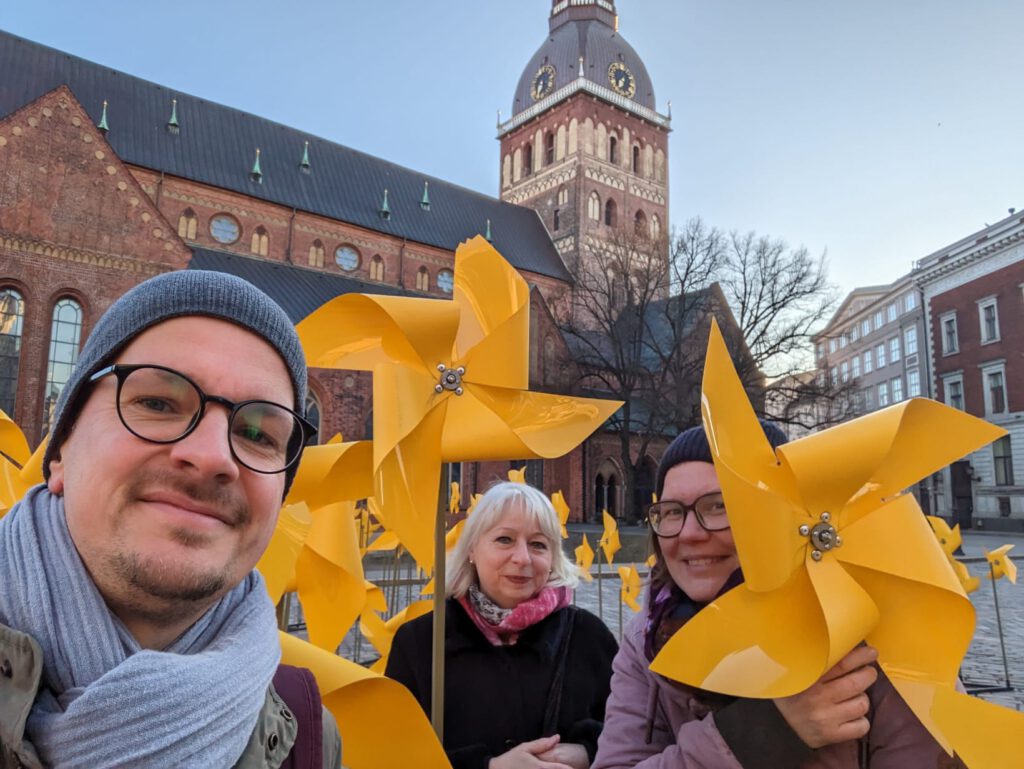 Sächsische Verleger erkunden Riga und die Literatur Lettlands: Barbara Miklaw (Mirabilis Verlag, Mitte), Katja Völkel (Ultraviolett Verlag) und Jens Korch (Edition Wannenbuch/Paperento Verlag).