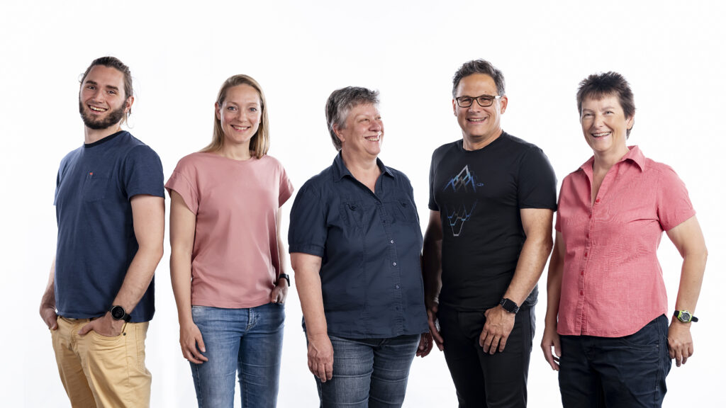 Die "Autorenwelt" ist ein Teamprodukt und ensteht gemeinsam mit Wilhelm Uschtrin, Eva Stütze (Geschäftsführerin), Angelika Fuchs, Alexander Birk und Sandra Uschtrin (v.l.). Foto: Fotografie Sabine Jakobs