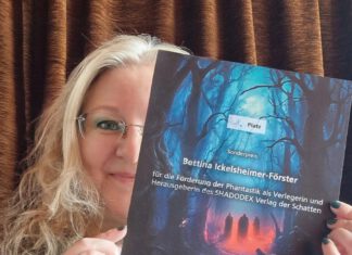 Ein Herz für die Phantastik: Shadodex räumt beim Vincent-Preis 2023 ab. Preisgekrönt: Bettina Ickelsheimer-Förster vom Shadodex-Verlag.