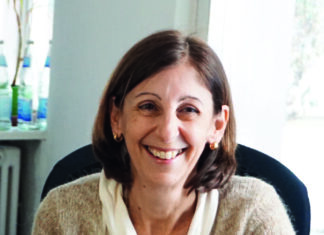 Sie holt Lektüre aus Italien nach Deutschland: „Premio Culturale“ für nonsolo-Verlegerin. Alessandra Ballesi-Hansen, Verlegerin, nonsolo Verlag.