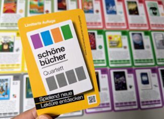 Spielend neue Lektüre entdecken: Premiere für das Schöne-Bücher-Quartett. Alle Karten beisammen? Das Schöne-Bücher-Quartett mit Spielkarten und Buchtipps gibt es auf der Frankfurter Buchmesse 2025.